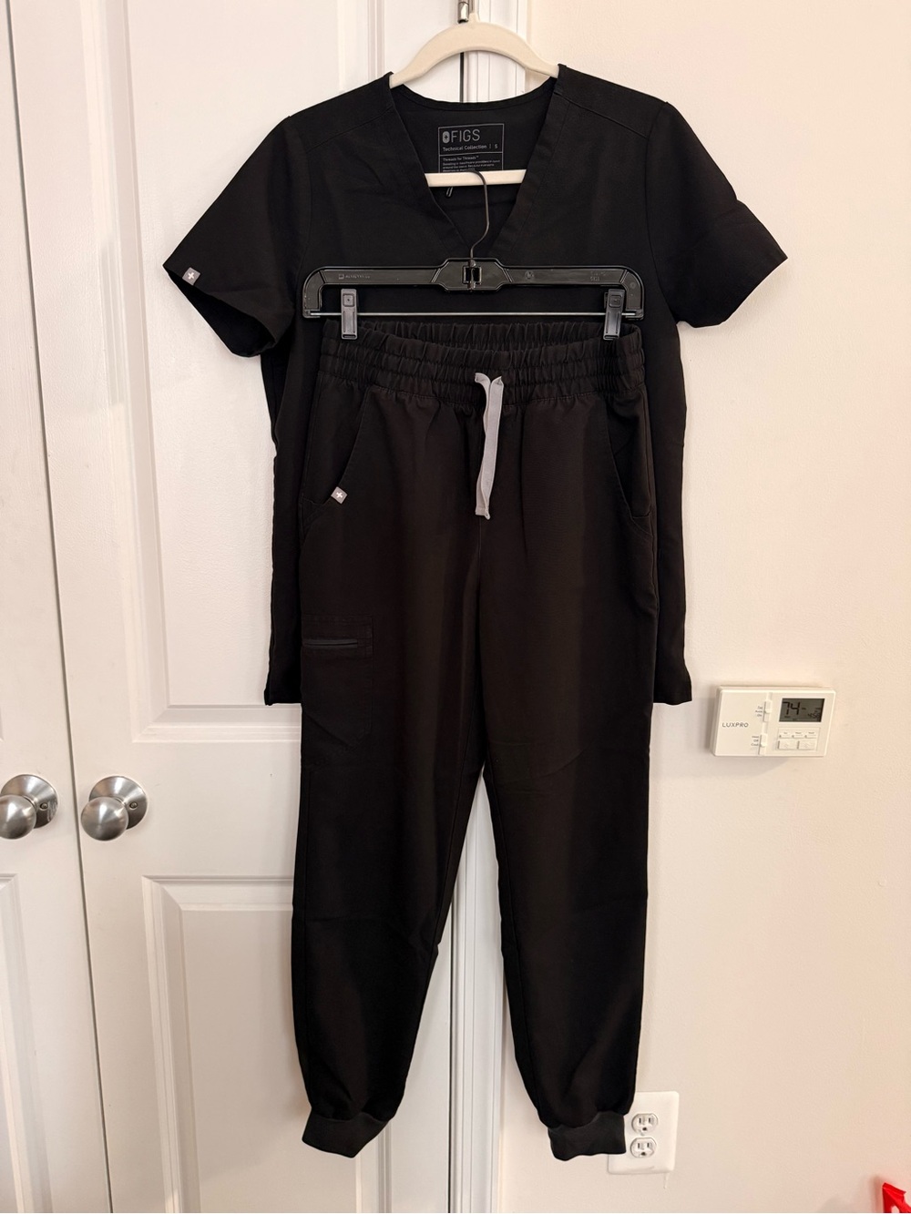 Figs Black Drawstring Cargo Jogger Scrub Set